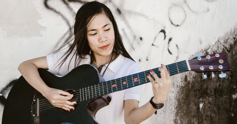 Read more about the article A Beginners Guide to Guitar Strumming Basics