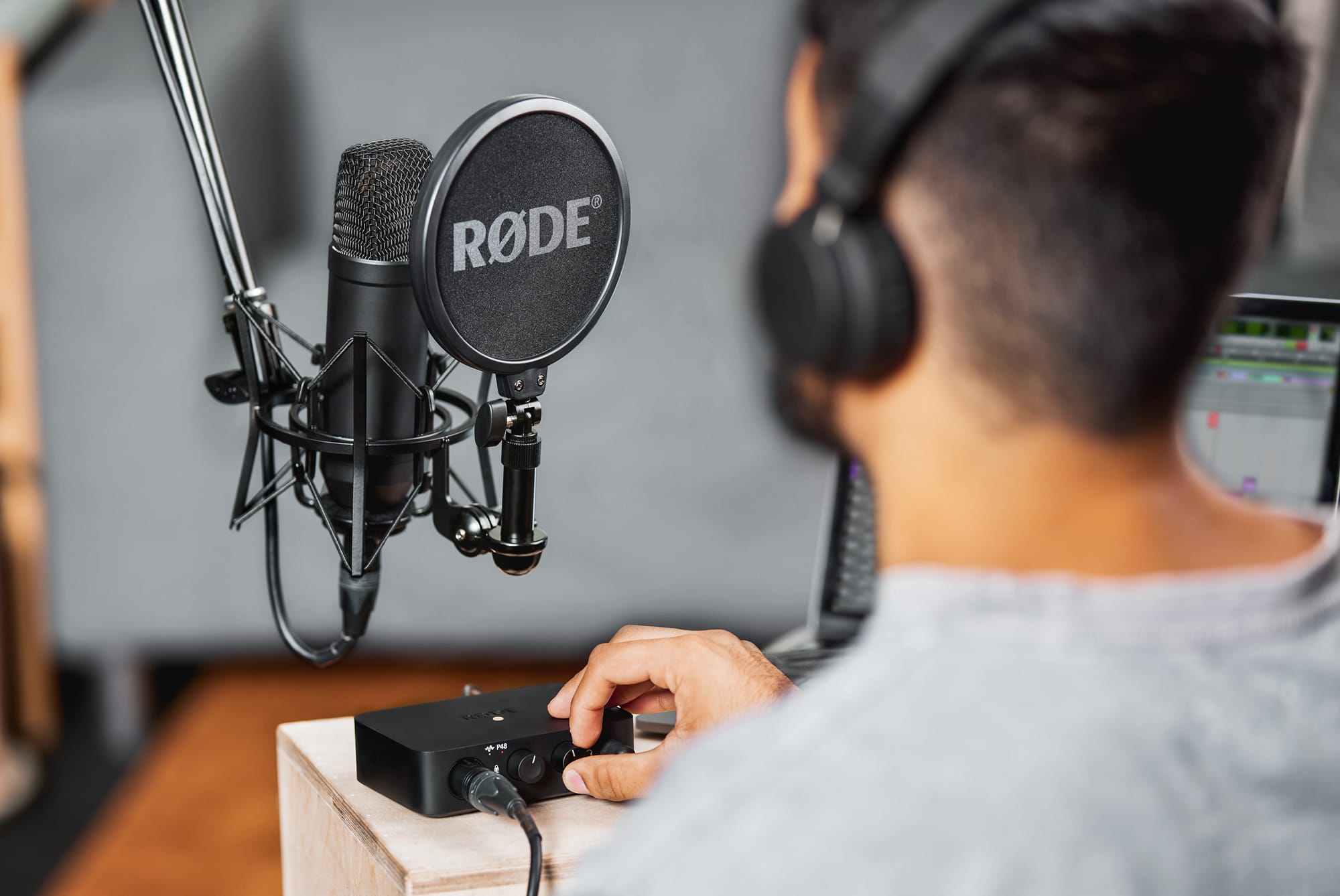 Read more about the article Getting the Most out of your Studio Microphone